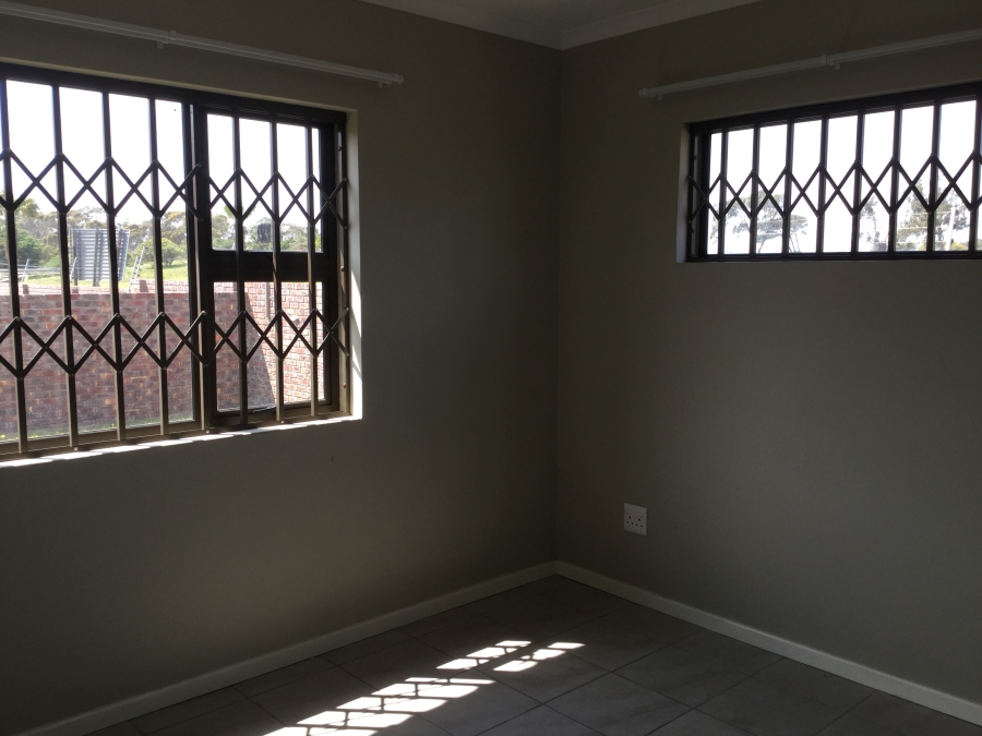 To Let 2 Bedroom Property for Rent in Humewood Eastern Cape